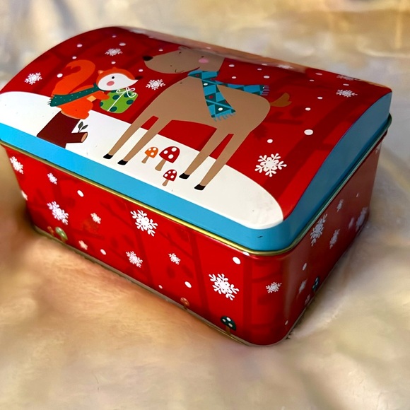☃️🦌🎄 2 CHRISTMAS HOLIDAY RED TRUCK SNOWMAN REINDEER TIN STORAGE GIFT CONTAINERS - Picture 7 of 15